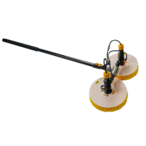 Robô automático de limpeza de painel solar